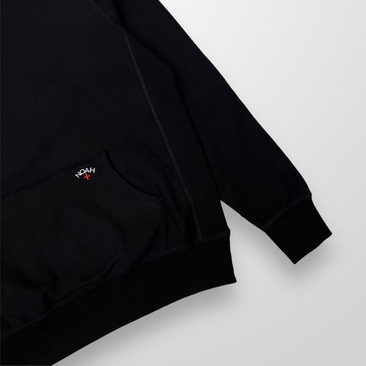 Noah Classic Hoodie In Black