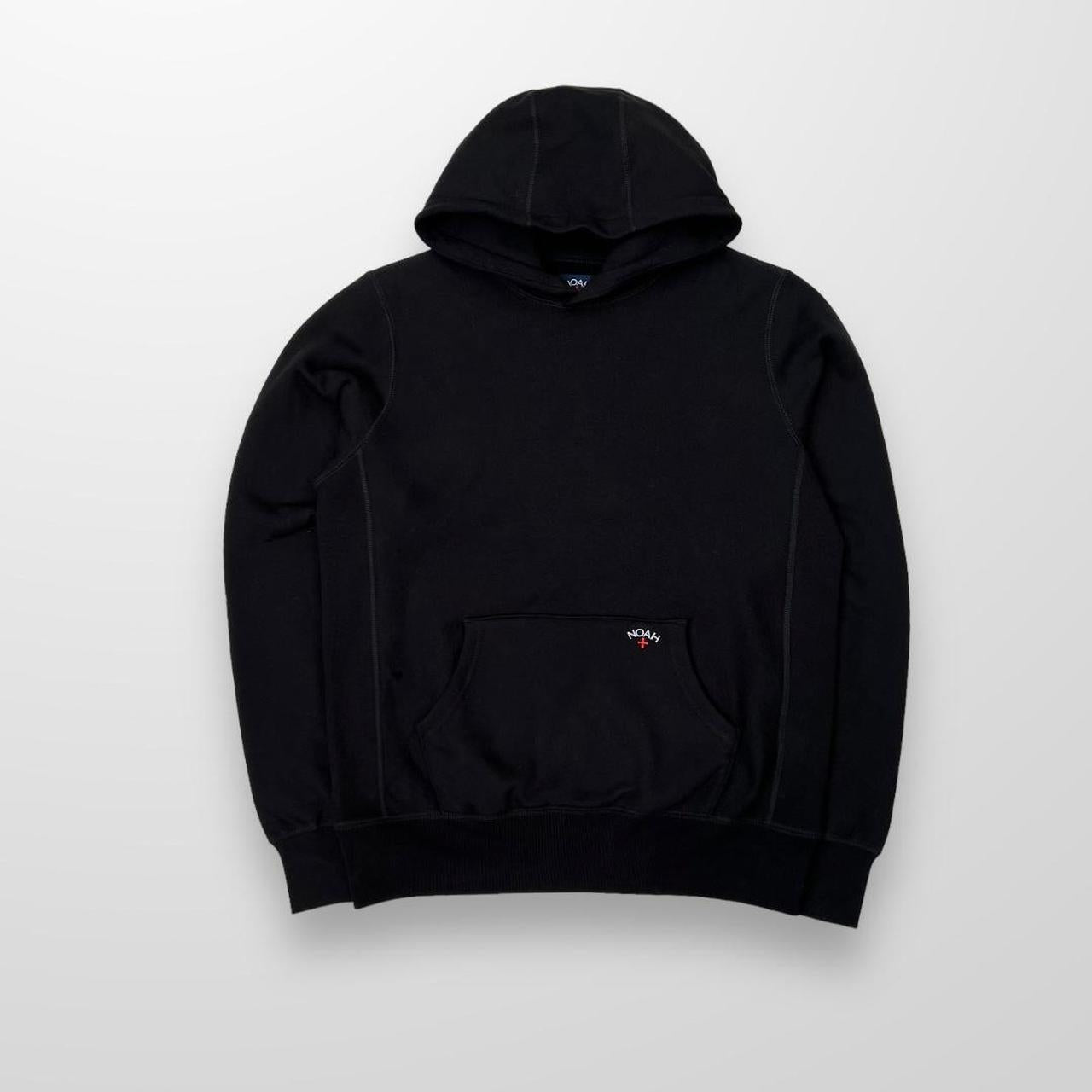 Noah Classic Hoodie In Black