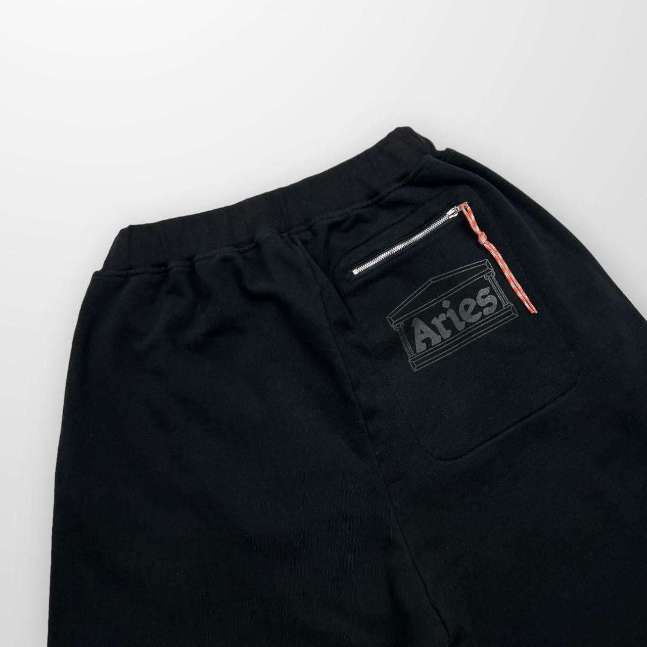 Aries Temple Shorts In Black