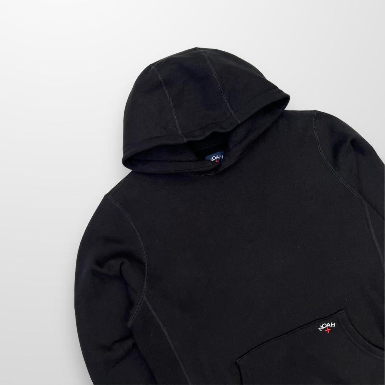 Noah Classic Hoodie In Black