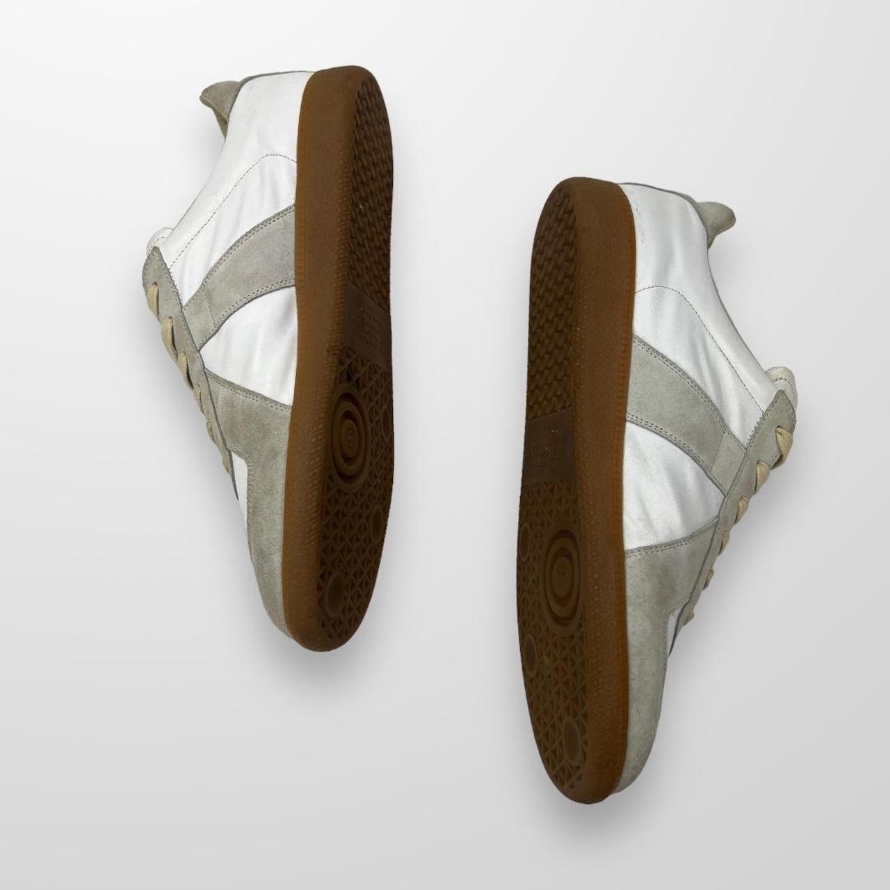 Maison Margiela Replica Low Top Trainers In Off White W/ Gum Sole