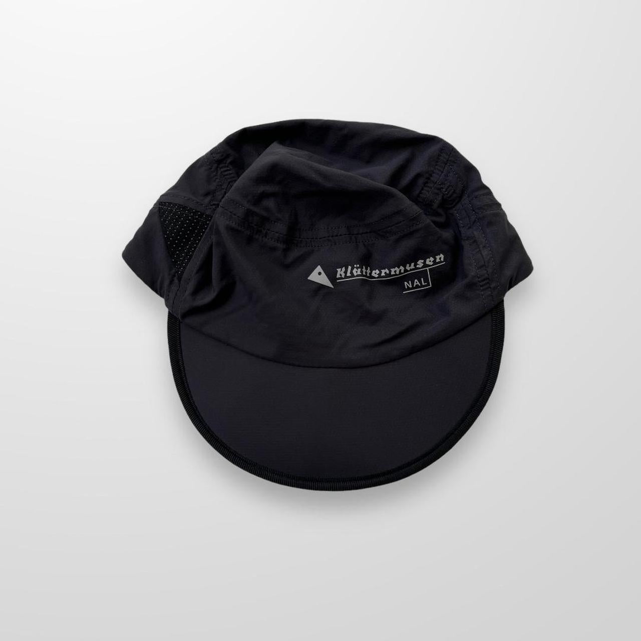 Klättermusen Ansur Cap In Dark Grey / Black