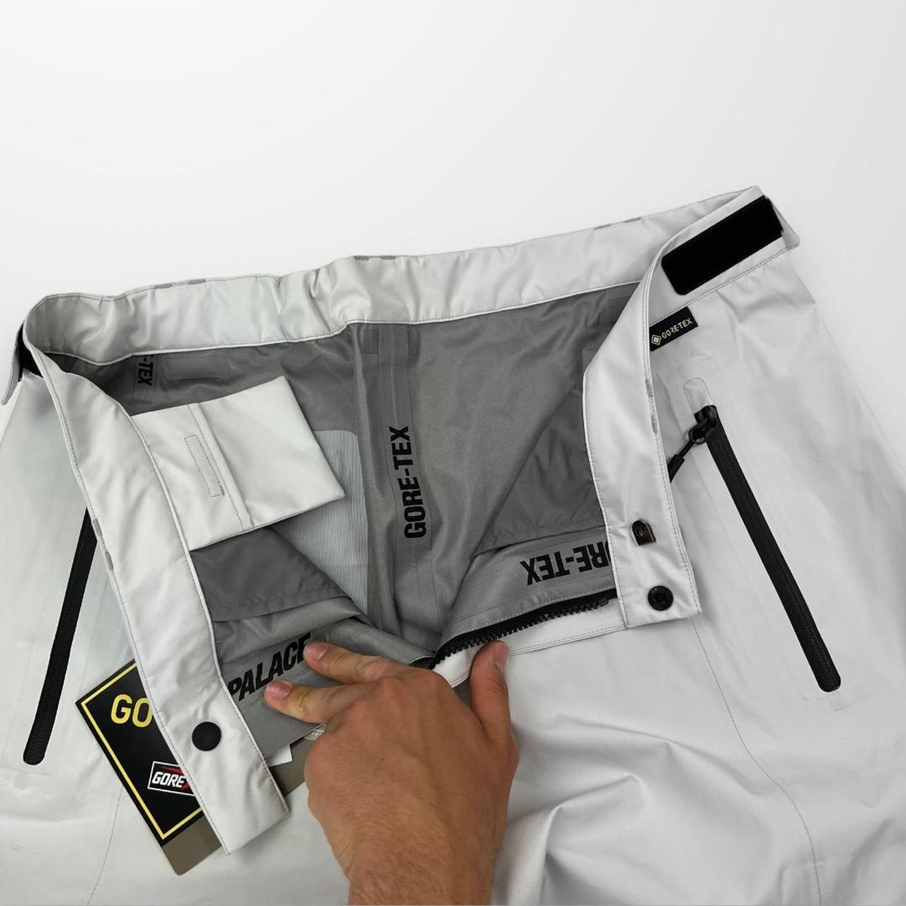 Palace Gore-Tex Cargo Bottom In White