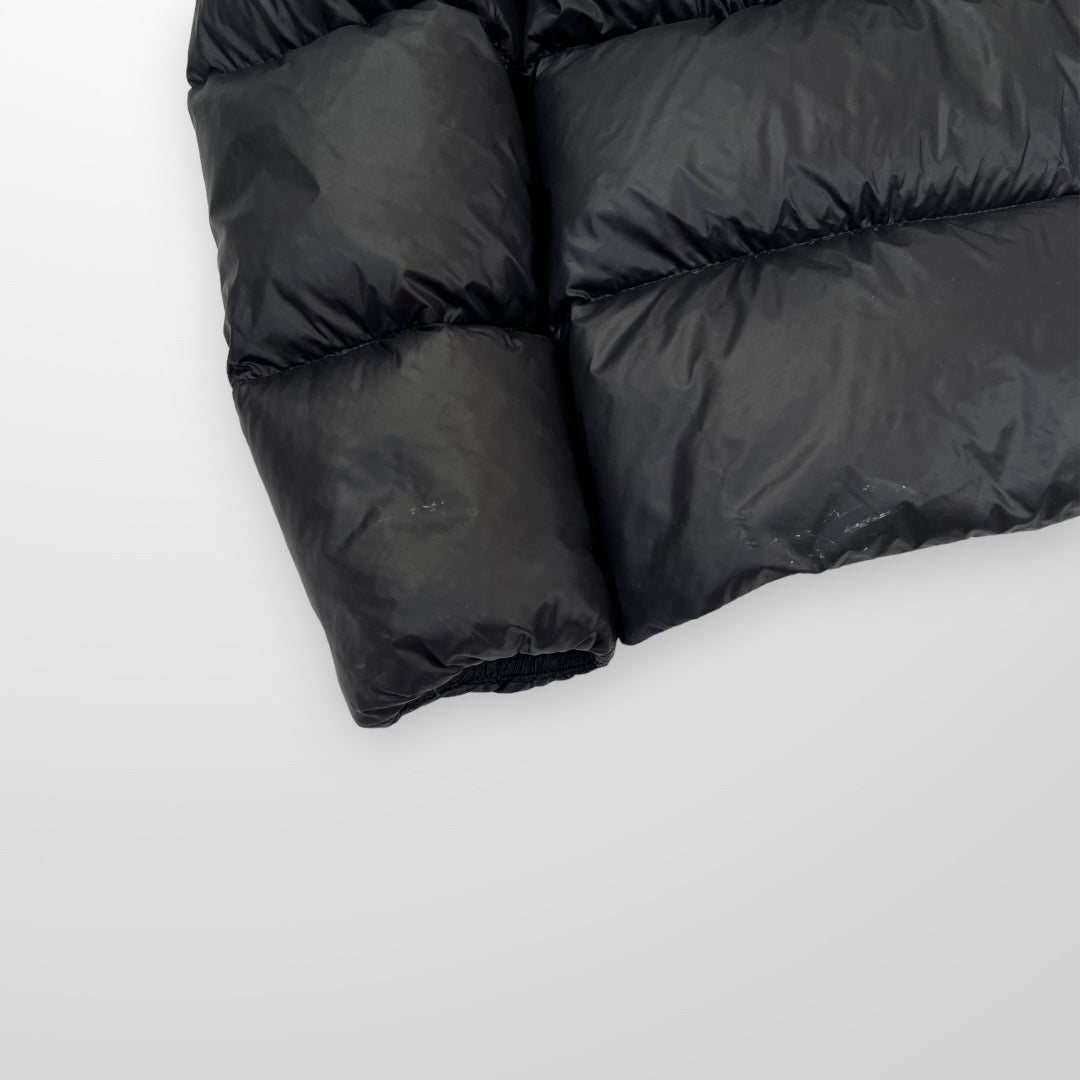 Moncler Seritte Short Down Puffer Jacket In Night Blue