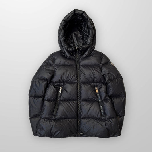 Moncler Seritte Short Down Puffer Jacket In Night Blue