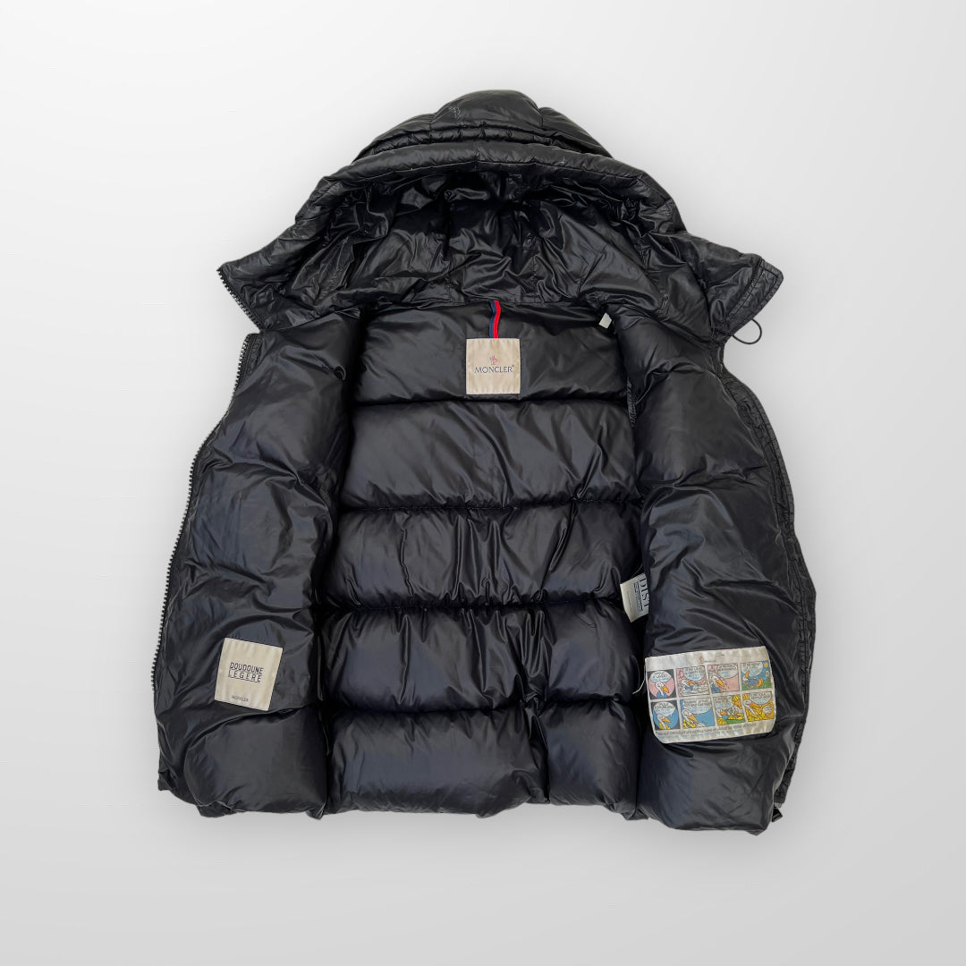 Moncler Seritte Short Down Puffer Jacket In Night Blue